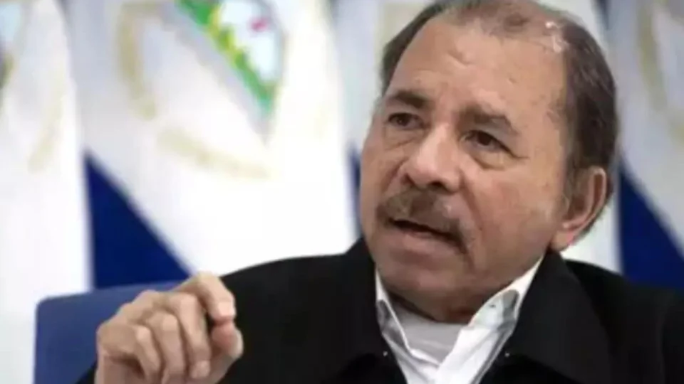 Ditador é excluído de posse e Nicarágua retira embaixador da Argentina