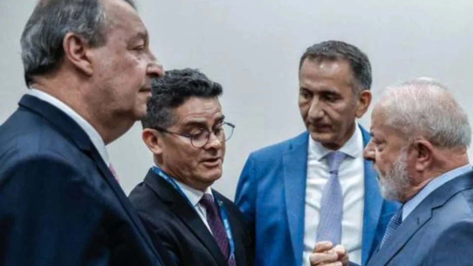 De olho em 2024, David Almeida corre em busca de recursos e viaja novamente à Brasília