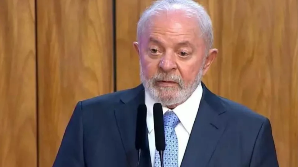 Pesquisa: avaliação negativa de Lula dispara e bate recorde do ano