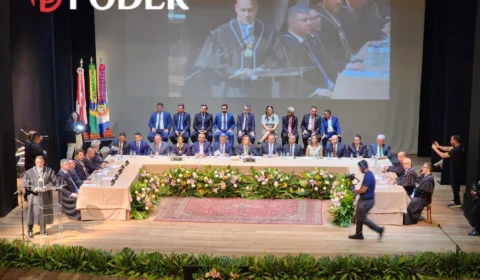 Ari Moutinho Júnior não comparece à solenidade de posse após acusações de agressão a Yara Lins