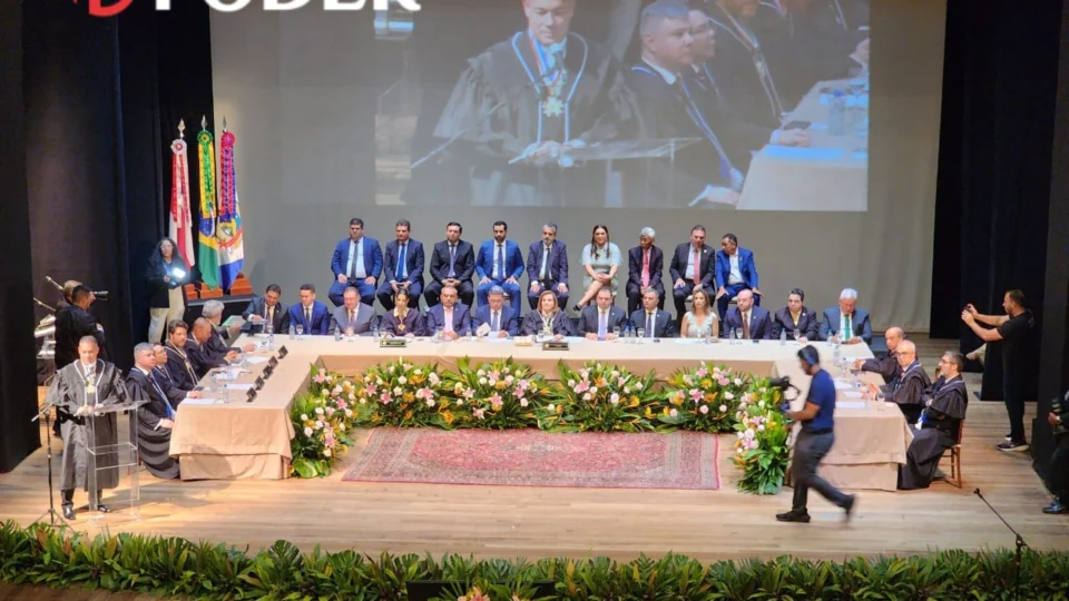 Ari Moutinho Júnior não comparece à solenidade de posse após acusações de agressão a Yara Lins