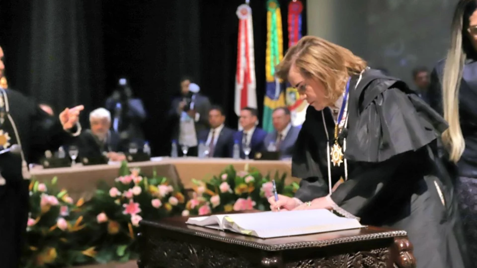 Meta: trabalhar, pacificar e posicionar TCE-AM como instituição modelo para o Brasil, diz Yara Lins