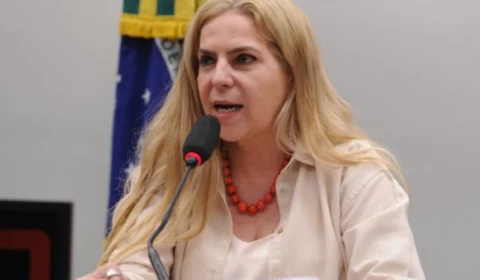 Pré-candidata do PT foi proibida de participar de evento com Lula e denuncia “violência política”