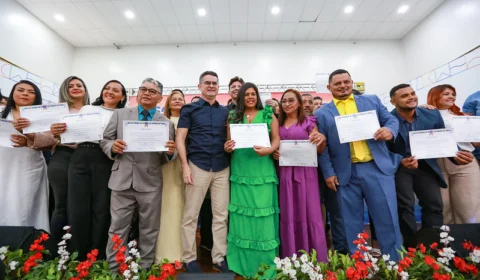 Prefeito David Almeida empossa novos conselheiros tutelares