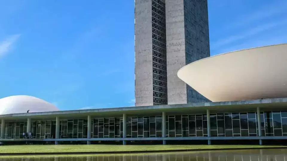 Câmara e Senado arquivam metade dos casos nos Conselhos de Ética