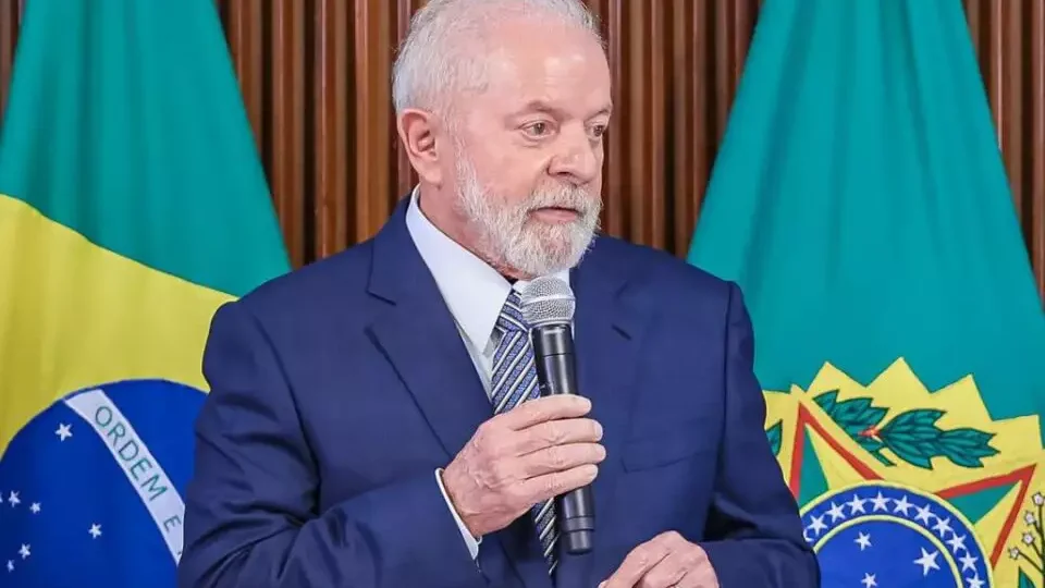 Lula sanciona LDO, mas veta repasse extra à saúde, ensino e contra fome