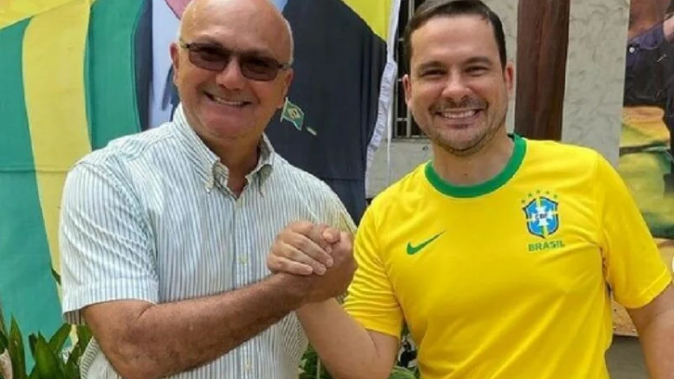 Alberto Neto sinaliza possibilidade de chapa ‘puro sangue’ com coronel Menezes