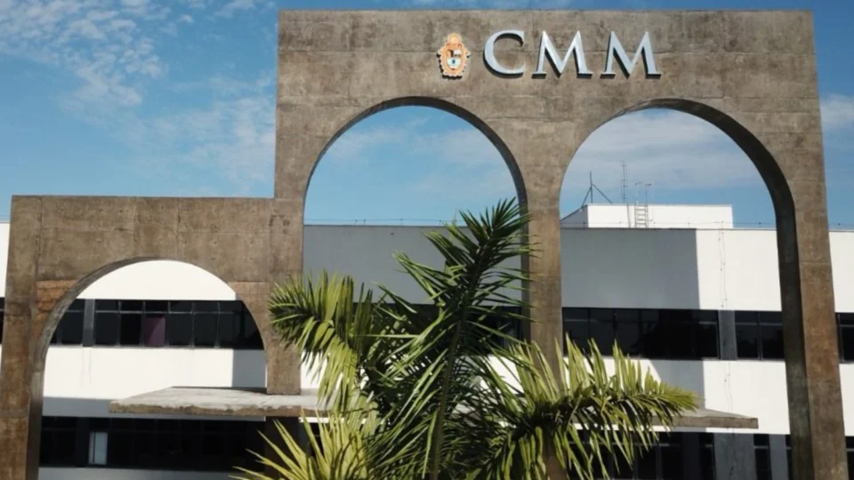 Caio André determina que estatutários, comissionados e vereadores batam ponto na CMM