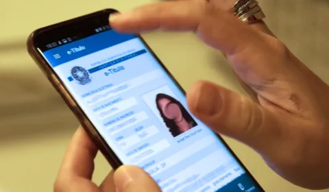 Eleitor tem quatro meses para regularizar título e votar em outubro