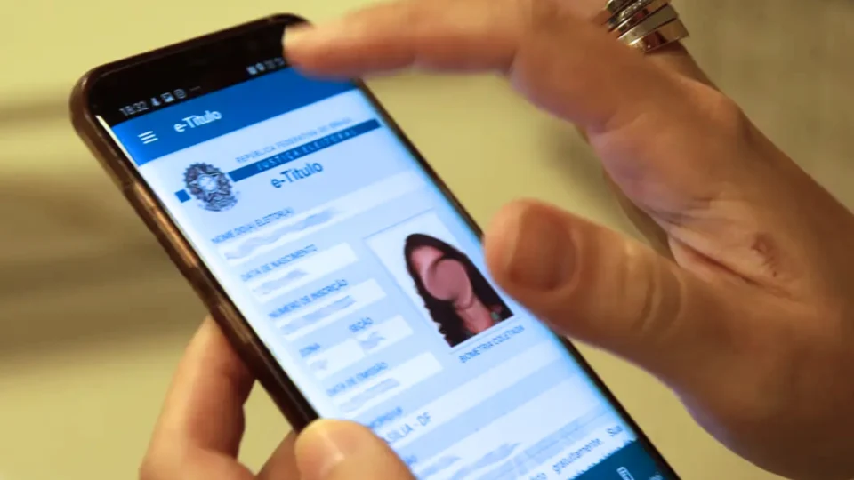 Eleitor tem quatro meses para regularizar título e votar em outubro