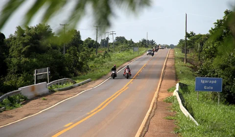 AM tem novas leis para enfrentar mudança climática e flexibilizar legislação ambiental em rodovias