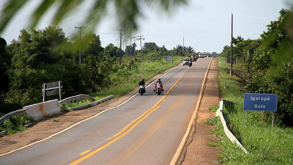 AM tem novas leis para enfrentar mudança climática e flexibilizar legislação ambiental em rodovias