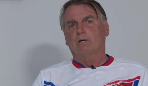 Bolsonaro, ex-ministros e militares depõem à PF simultaneamente