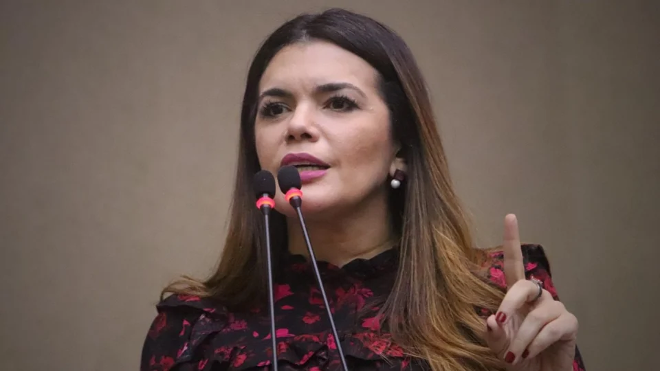 Alessandra Campêlo exonera assessor após caso de agressão em Manaus