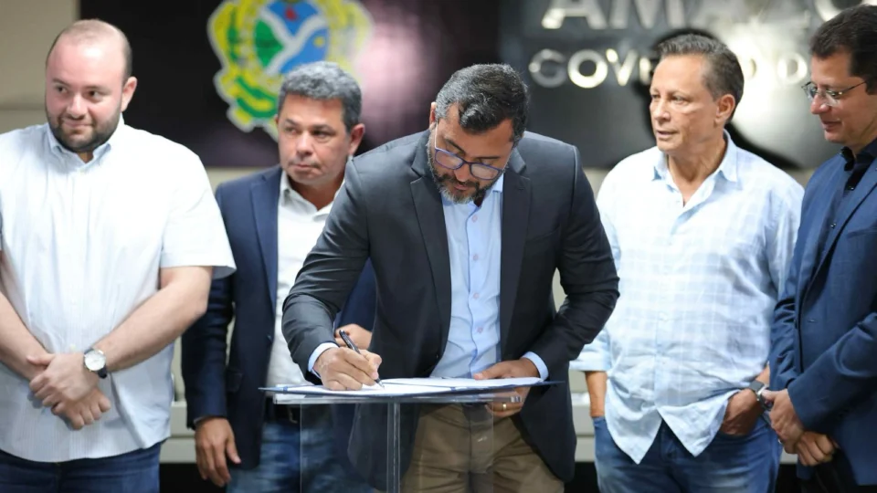 Wilson Lima credencia construtoras para 1,1 mil apartamentos com entrada subsidiada pelo Estado
