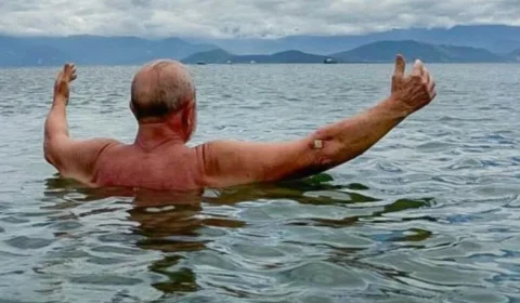 Lula estende folga no Rio e adia retorno a Brasília