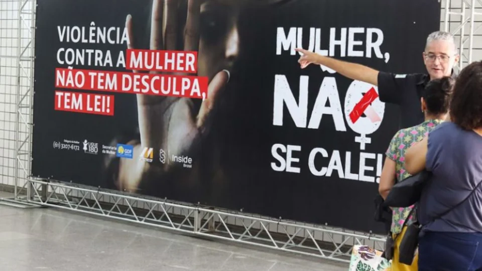 Projeto permite que juiz proíba agressor de mulheres de frequentar bares e boates