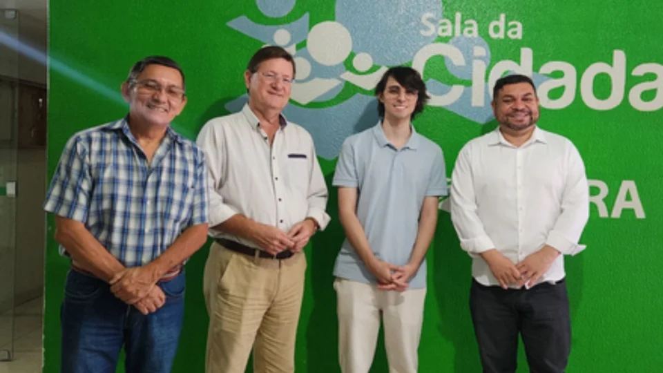 Encontro entre Amom e integrantes do PT movimenta bastidores da política