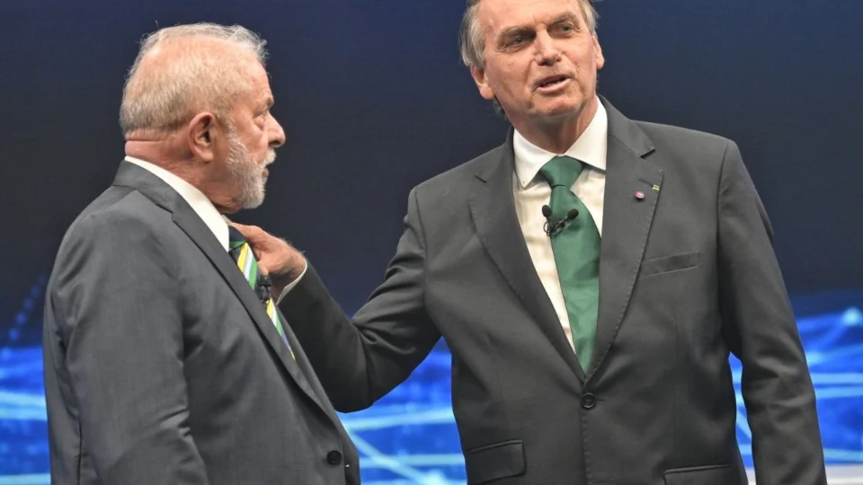 Bolsonaro critica Lula por não visitar o RJ após chuvas e mortes