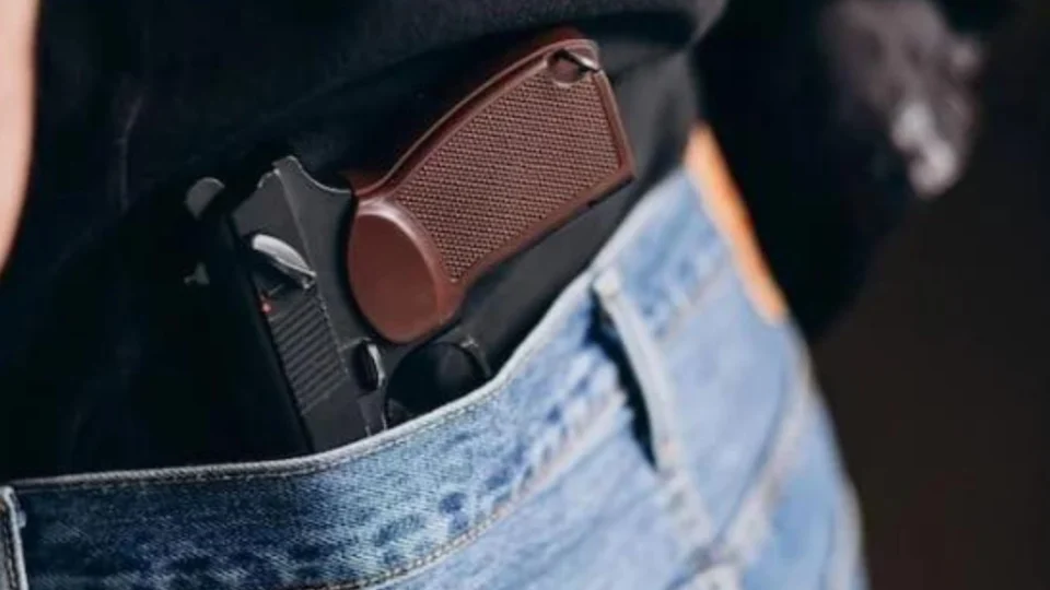 TSE deve voltar a proibir transporte de armas por CACs nas eleições