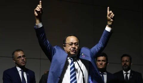 Possibilidade de recurso ao TSE gera ‘efeito suspensivo’ da cassação de Silas; entenda