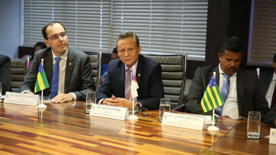 Adjuto Afonso toma posse como tesoureiro da Diretoria Executiva da Unale, em Brasília