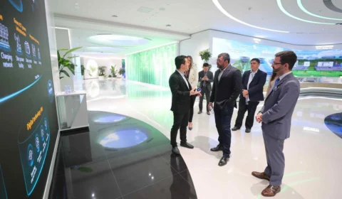 Wilson Lima conclui agenda na China com visita a gigante da tecnologia