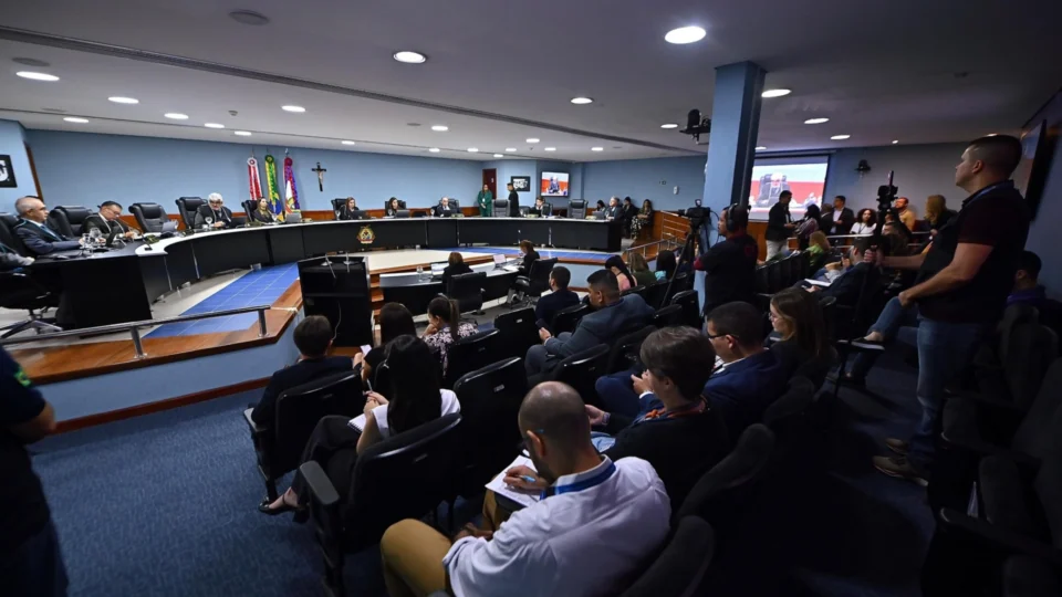 Em retorno de sessões de julgamentos, TCE tem pauta com mais de 100 processos