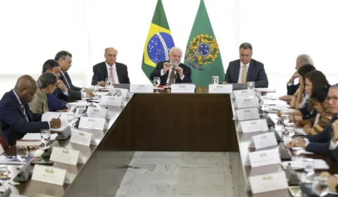 Um ano após crise yanomami, Lula defende máquina pública contra garimpo ilegal
