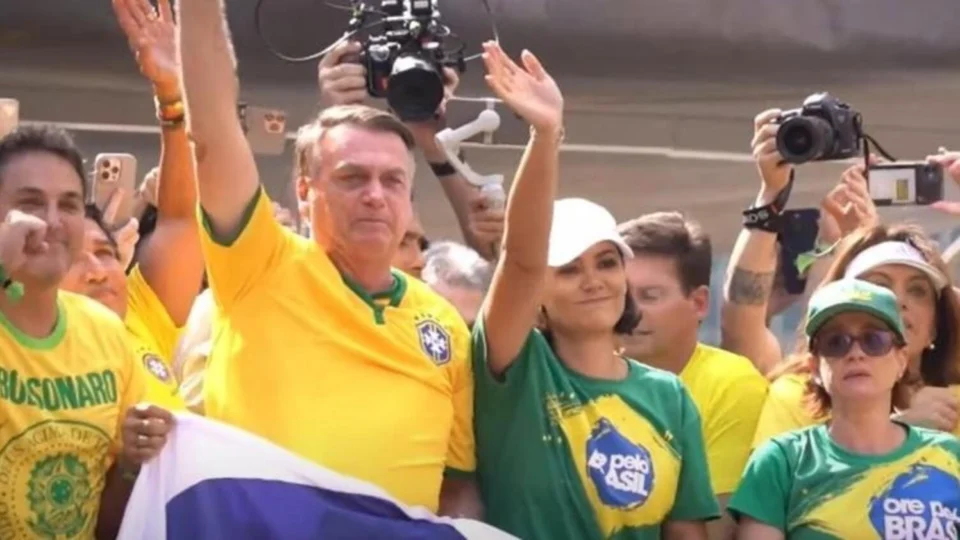 Bolsonaro convoca apoiadores para ato no Rio de Janeiro em 21 de abril