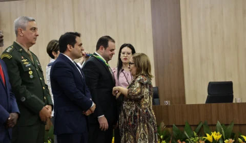 Roberto Cidade é homenageado pelo Tjam com a ‘Medalha do Mérito Acadêmico’