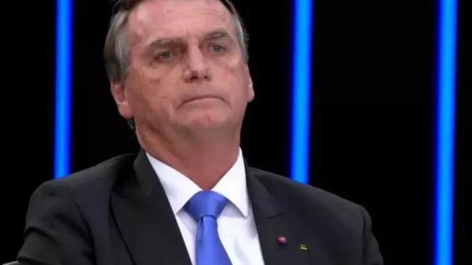 Bolsonaro opta por silêncio em depoimento à Polícia Federal