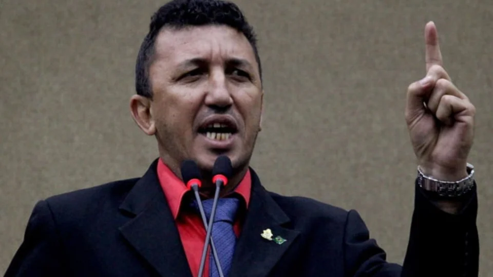 Sassá desafia críticas do PT após comentários sobre Lula: ‘Minoria mal intencionada’