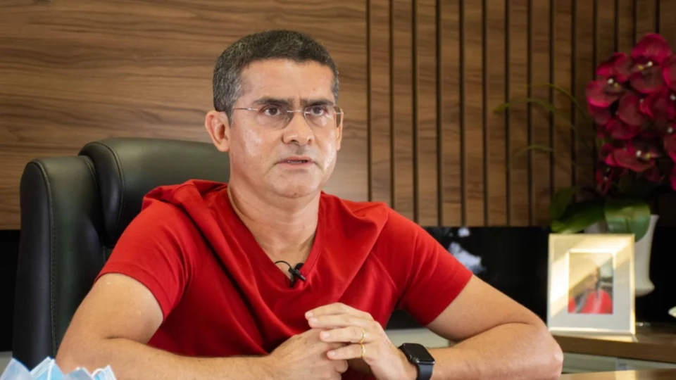 David Almeida se afasta após realizar biópsia com surgimento de ferida no nariz