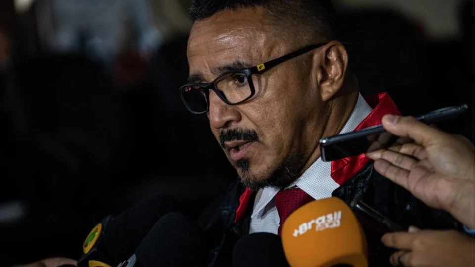 Promotor aposentado do MP-AM que comparou advogada a ‘cadela’ busca retorno à advocacia