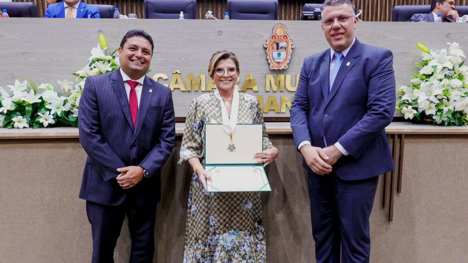 Presidente do TJAM é homenageada com Medalha de Ouro Cidade de Manaus na CMM