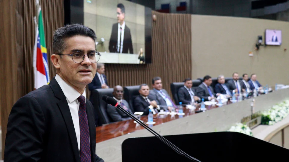 Prefeito David decreta redução de despesas para secretarias