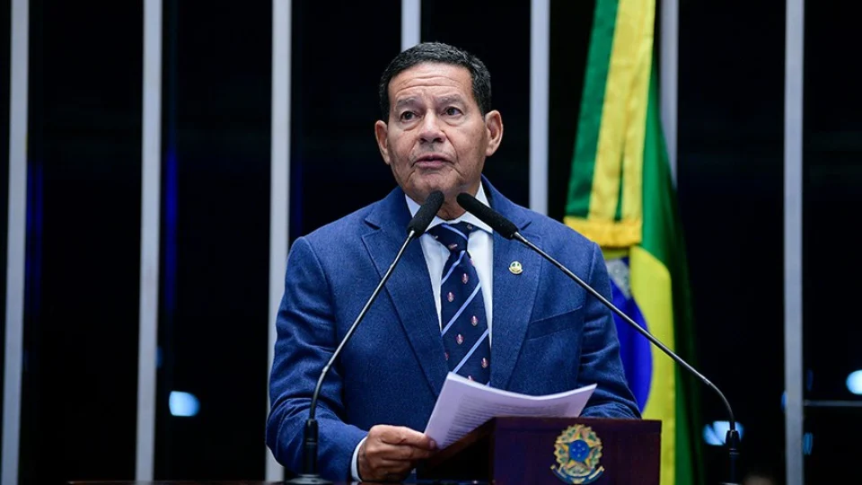 Mourão denuncia autoritarismo no Brasil: ‘Nem Hitler ousou isso’