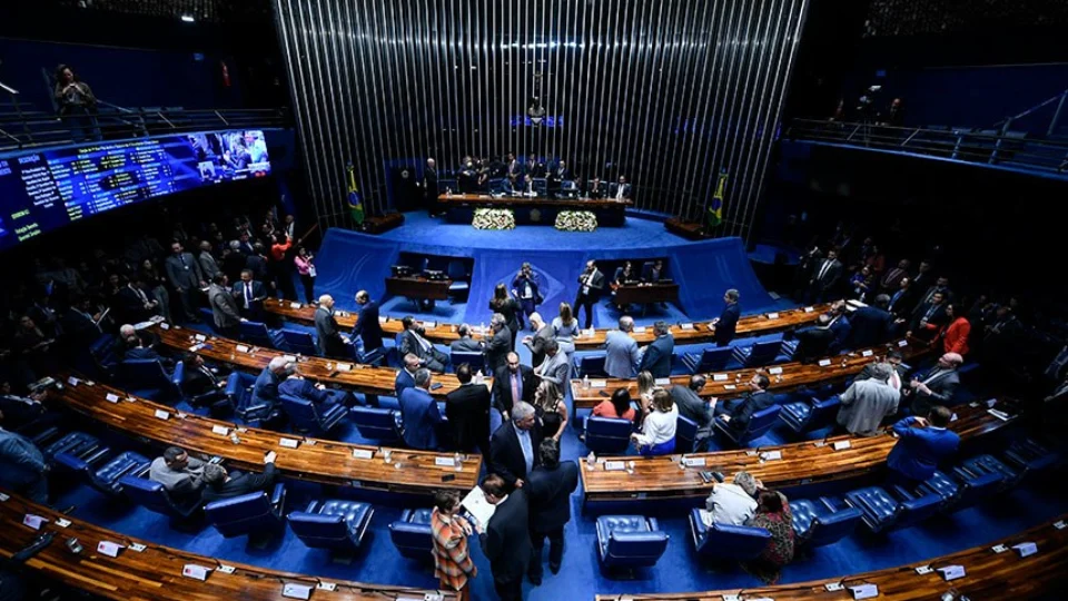 Senado aprova PEC que restringe as ‘saidinhas’ de presos