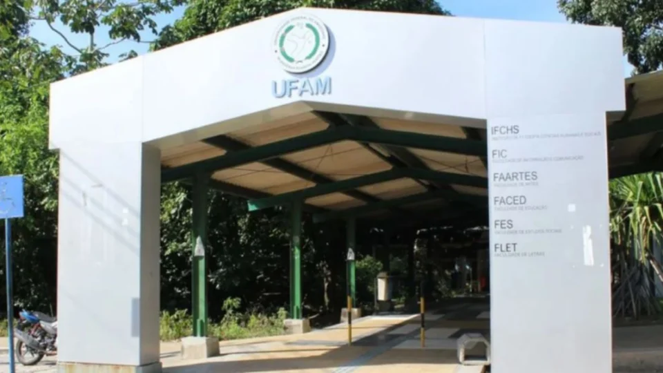 Justiça suspende liminar que impedia matrículas de alunos aprovados na UFAM
