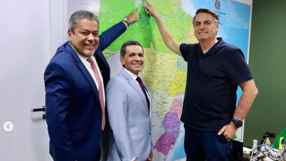 Senadores de Roraima discutem sobre movimentos políticos com Bolsonaro