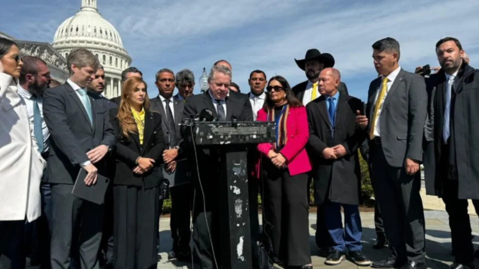 Parlamentares denunciam autoritarismo e perseguição política no Brasil a congressistas dos EUA