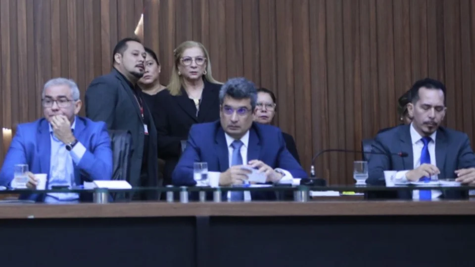 Superintendente do DNIT-AM não convence deputados sobre questão da BR-319