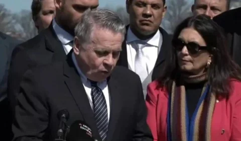 Deputado dos EUA cita Moraes e fala em perseguição