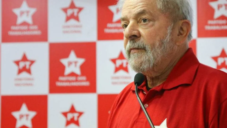 Apoio de Lula para prefeito de Manaus afastaria quase metade dos eleitores, aponta pesquisa