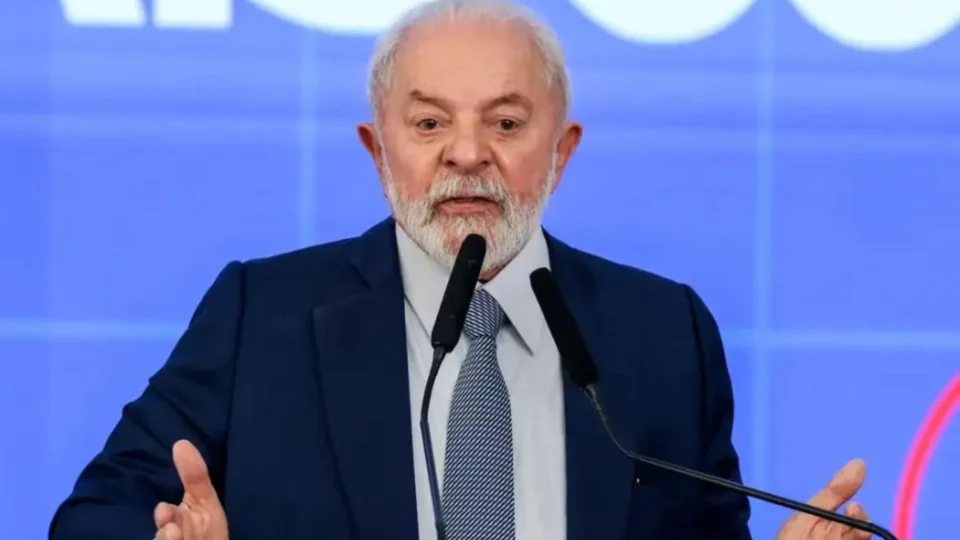 Pesquisa mostra queda na aprovação e aumento da desaprovação de Lula