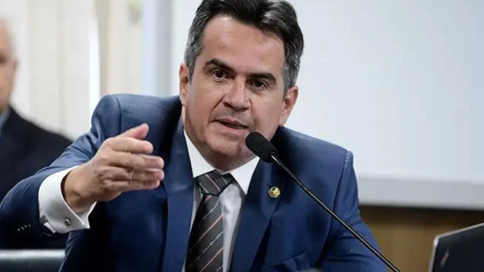 Ciro: ‘PT rouba, mete mão em lucros e faz rombo na Petrobras’