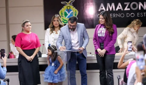 Wilson Lima assina ordem de serviço para início das obras da Casa da Mulher Brasileira