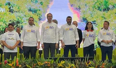 Camilo Santana e Wilson Lima lançam programa Pé-de-Meia em Manaus