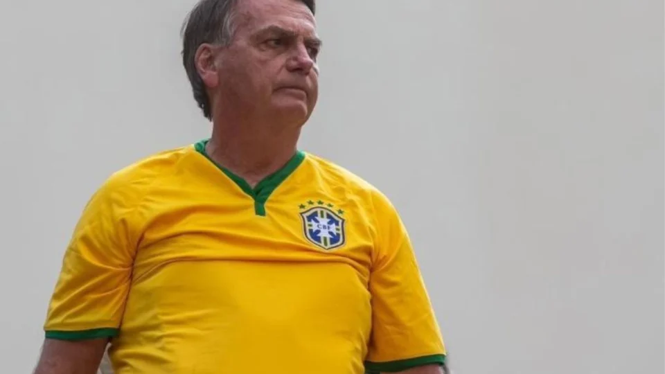 Bolsonaro e outros líderes conservadores elogiam atitude confrontacional de Elon Musk